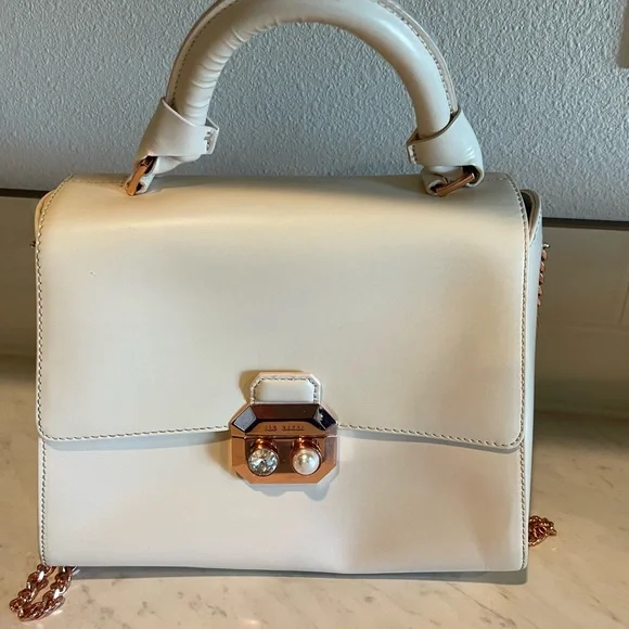 Beautiful like new Ted Baker London light pink purse. - Picture 10 of 10